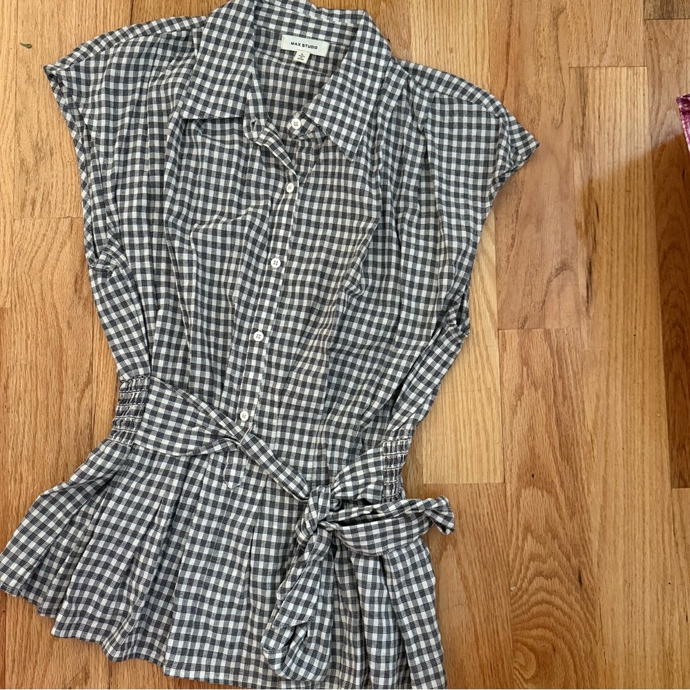 Max Studio Gray and White Gingham Button-Front Tie-Waist peplum Top